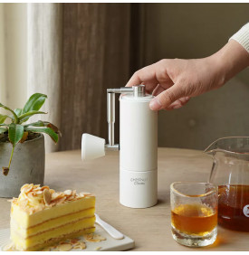 Verseuse Hario 500ml, design emblématique, verre résistant. Disponible chez Mon-Cafe.com!