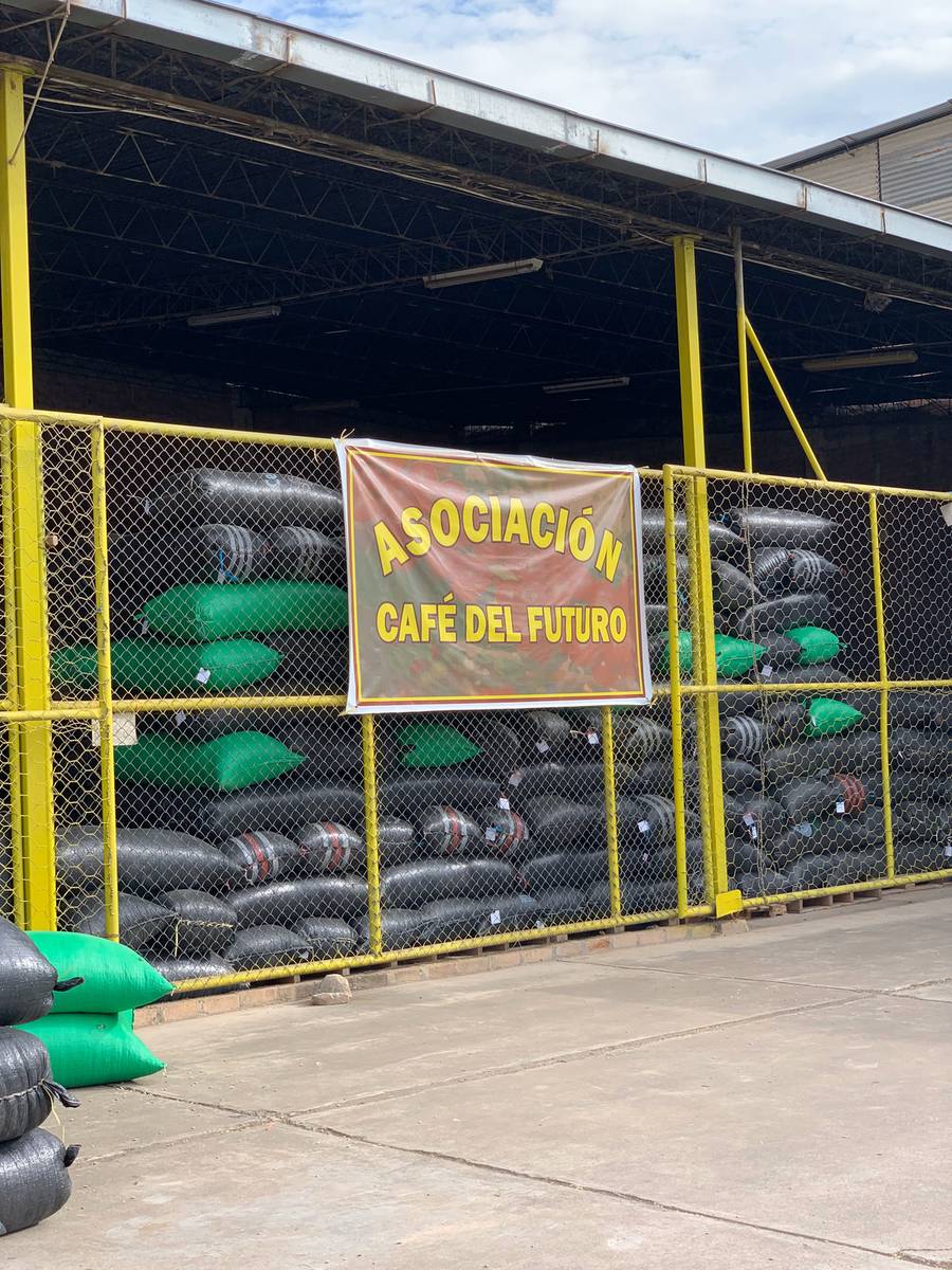 Entrepôt de l'association de producteurs de café à Jaén, Cajamarca, Pérou